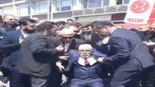 Başbuğ Türkeş’i anma programında dua eden imam bayıldı