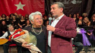 Efelerli vatandaşlar türkü dolu bir gece geçirdi