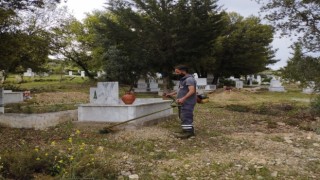 Karacasu Belediyesi'nden mezarlıklarda temizlik seferberliği