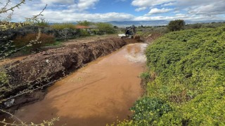Karacasu’da dere yatakları temizleniyor