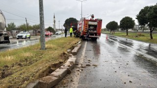 Kazadan dönen itfaiye aracı kaza yaptı