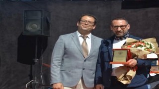 Bir zamanlar tuğla taşıdığı okula, bağışta bulundu