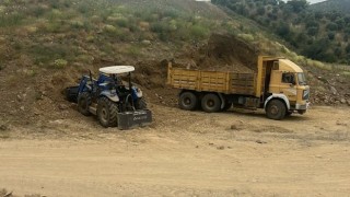 Toprak yığının altında kalan genç hayatını kaybetti