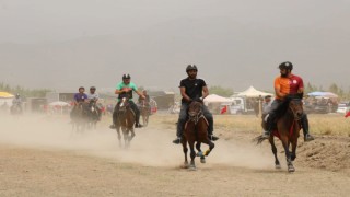 Yenipazar'da Geleneksel Rahvan Yarışları nefes kesti