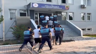 Didim'de tur otobüsüne saldıran 5 şüpheli adliyeye sevk edildi