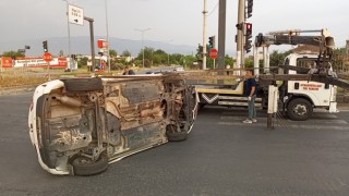 Nazilli'de İki Otomobil Çarpıştı: Biri Takla Attı, 5 Yaralı