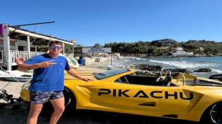 Tatil beldelerinde yeni trend: Spor araba görünümlü sürat tekneleri ilgi görüyor