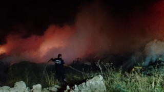 Didim'de siteler arasında çıkan yangın korkuttu