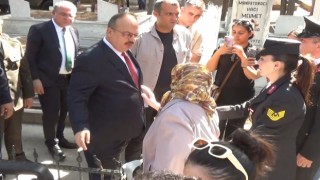 Oğlunun mezarına sarılamayan şehit annesi Şengüroğlu: "Bir kapı açılsın yeter"