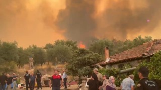 Alevlerin esir aldığı kırsal mahalle havadan görüntülendi