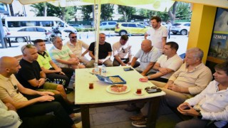 Kuşadası protokolünden arkadaşlarını kaybeden taksicilere taziye ziyareti