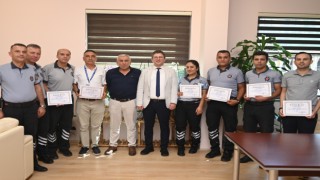 Arkadaşının yeni doğan bebeğini poşete koyup kaçırmaya çalışırken yakalandı