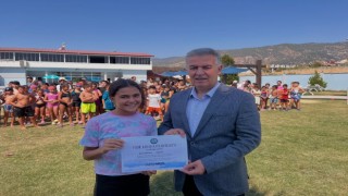 Başkan Erol: "260 çocuğumuza yüzme öğretmenin mutluluğunu yaşıyoruz"