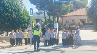 Karacasu’da öğrencilere trafik bilinci eğitimi