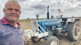 Söke Ovası'nda 52 yıllık traktör zamana meydan okuyor