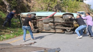 Gazetecileri önce tehdit sonra darp edip telefonu gasp ettiler