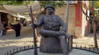 Yunanlıları kendi silahlarıyla vuran İsmail Efe'nin heykelindeki kama çalındı