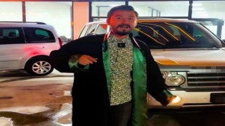 Avukat cübbesi giyip araç tanıtımı yapan galerici: "Sadece farklı, dikkat çekici bir tanıtım olsun diye uğraştık"