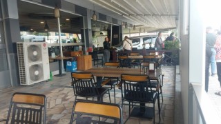 Aydın'da 15 yaşındaki sürücü iş yerine daldı: 1 yaralı