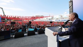 Cumhurbaşkanı Erdoğan: "Bizimle laf değil eser, hizmet yarıştırın"