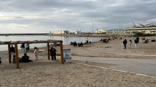 Fırtına sonrası Kuşadası'nda güneş yüzünü gösterdi, sahiller şenlendi