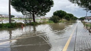 İncirliova'da sağanak yağış hayatı olumsuz etkiledi