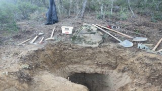 Karacasu’da kaçak kazıya jandarmadan suçüstü