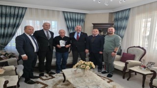 Ömrünü öğrencilerine adayan Varol öğretmen unutulmadı