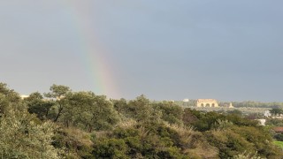 Yağış sonrası gökkuşağı kartpostallık görüntüler oluşturdu