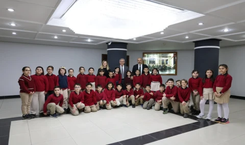 Başkan Tetik Minik Misafirlerini Belediye'de Ağırladı