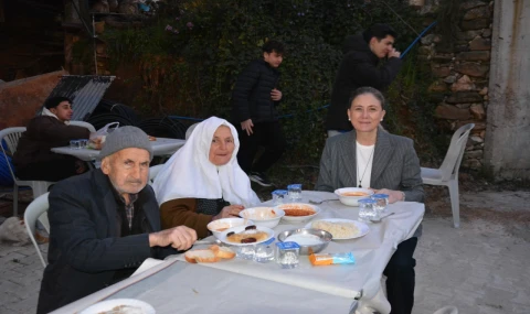 Kaymakam Huriye Küpeli Kan, Hisarcık’ta Vatandaşlarla İftar Açtı