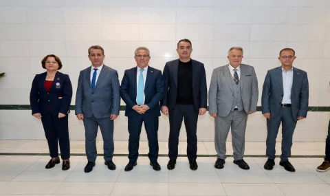 Özgür Özel Kuşadası Mitingi İçin Aydın’da Karşılandı