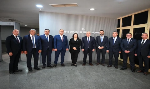 BAŞKAN ÇERÇİOĞLU’NA KUŞADASI ŞOFÖRLER VE OTOMOBİLCİLER ESNAF ODASI’NDAN ZİYARET