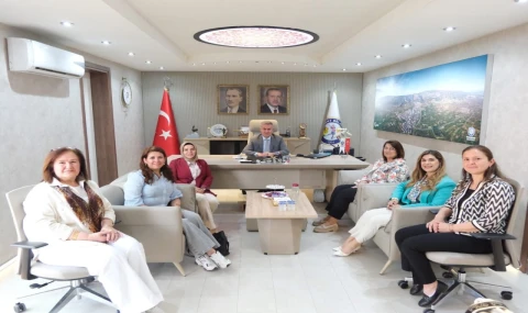 BUHARKENT BELEDİYESİ’NDE ANLAMLI BULUŞMA: KADIN SİYASETÇİLERDEN BAŞKAN EROL’A ZİYARET