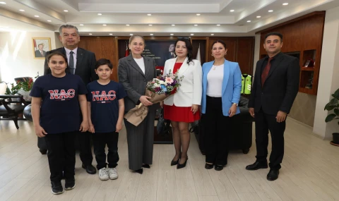 NAZİLLİ KAYMAKAMI HURİYE KÜPELİ KAN’DAN 23 NİSAN’DA ANLAMLI PROGRAM