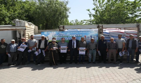 BAŞKAN ÇERÇİOĞLU’NDAN DİDİM’DE KÜÇÜK ÜRETİCİLERE YEM DESTEĞİ