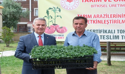 Başkan Mehmet Erol, domates fidesi dağıtım programına katıldı