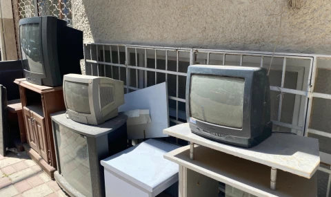 Dantel Örtülü Günlerin Simgesi Tüplü Televizyonlar Hatıralarda Yaşıyor