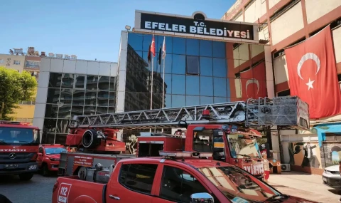Efeler Belediyesi Hizmet Binasında Yangın Paniği