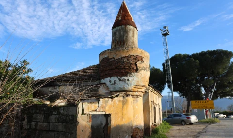 Yıllarca Ovaya Göçenlere Hizmet Verdi, Şimdi Harabeye Döndü