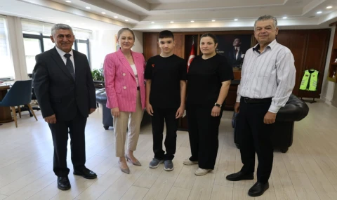LGS Türkiye Birincileri Kaymakam Huriye Küpeli Kan’ı Ziyaret Etti