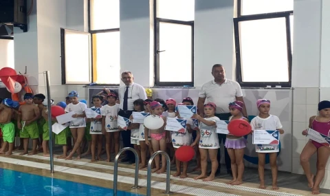 Söke'de çocuklar yüzme eğitimini başarıyla tamamladı
