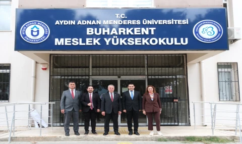 Başkan Mehmet Erol, gençlerin proje heyecanına ortak oldu