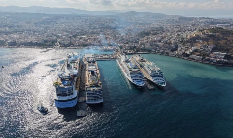 Kuşadası’na 4 kruvaziyerle 11 bin 811 turist geldi