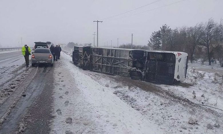 İzmir’den yola çıkan tur otobüsü kaza yaptı! Çok sayıda yaralı var